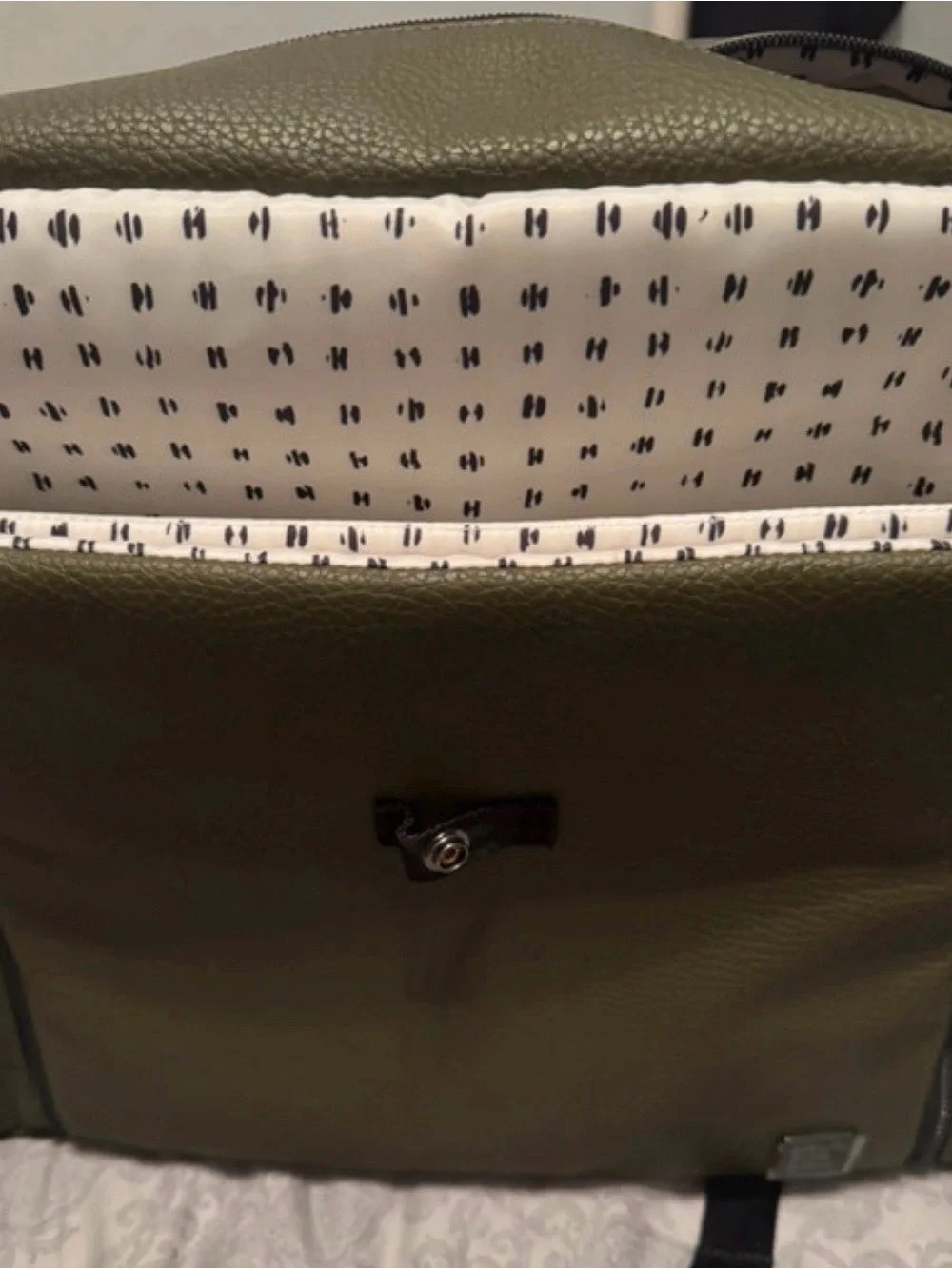 Petunia Pickle bottom boxy plus diaper bag in olive green (new)